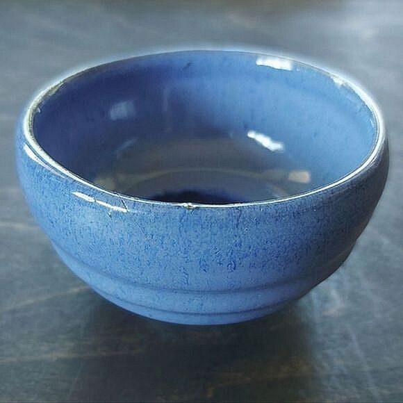 Small light blue ceramic artisan made bowl - Picture 1 of 5
